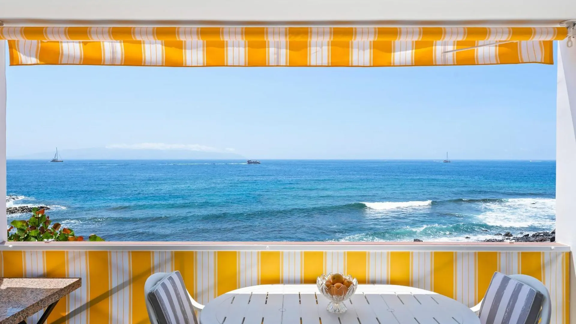 Neptuno Ocean View, Beach Line With Pool Puerto de Santiago