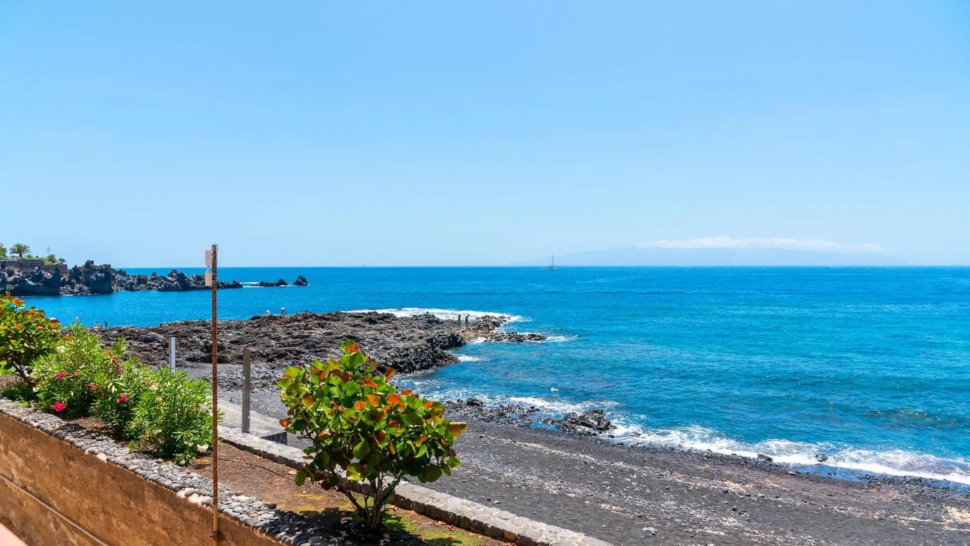 Apartament Neptuno Ocean View, Beach Line With Pool Puerto de Santiago