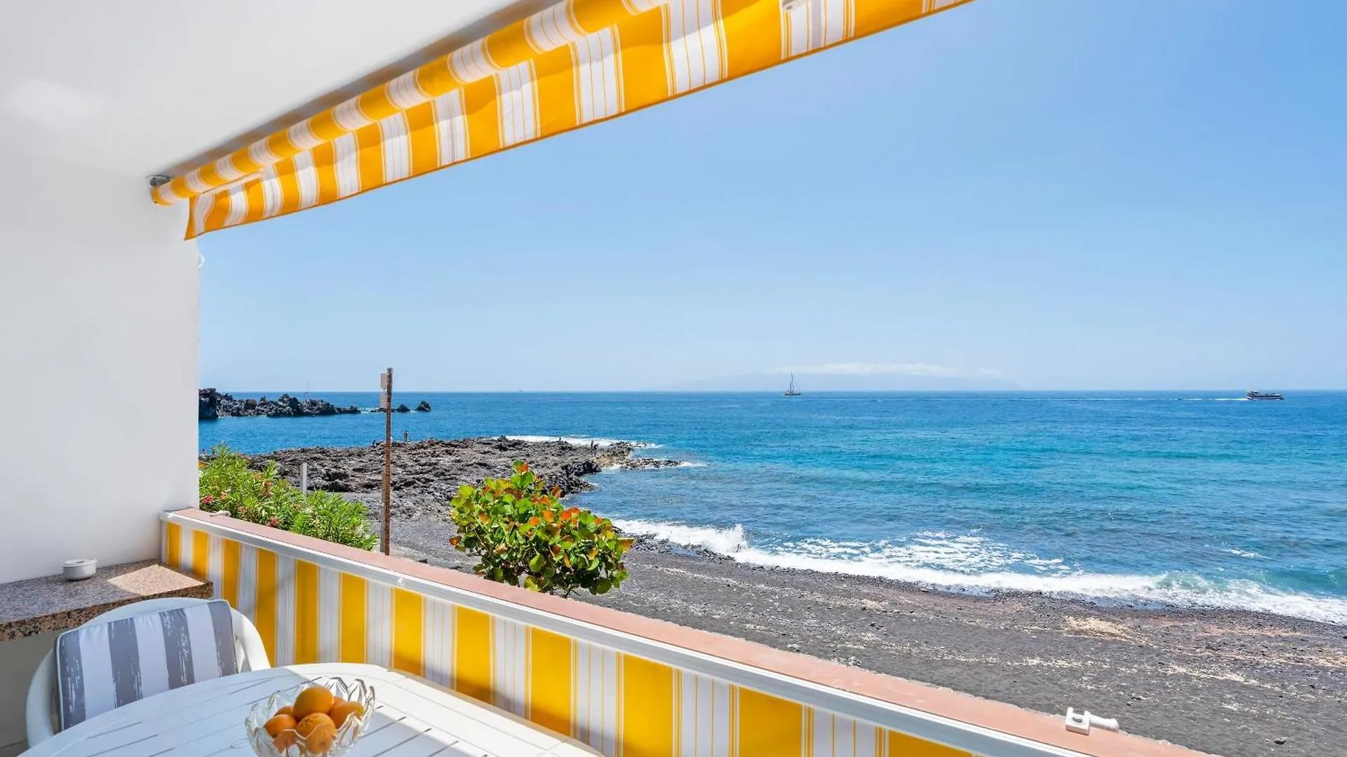 Neptuno Ocean View, Beach Line With Pool Puerto de Santiago  Hiszpania